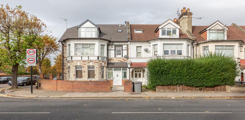 			3 Bedroom, 2 bath, 1 reception Flat			 Walm Lane, WILLESDEN GREEN